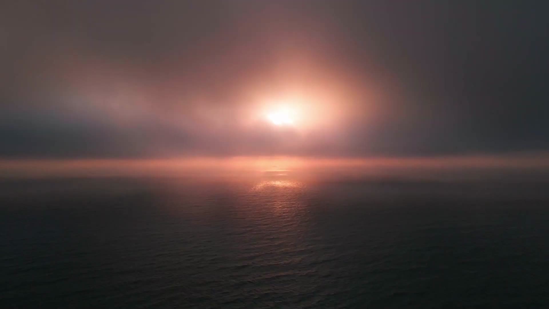 海上日出朝霞云海唯美航拍视频的预览图