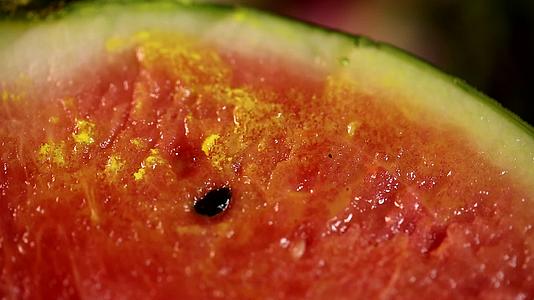 夏季水果西瓜的保鲜方法挑选西瓜视频的预览图