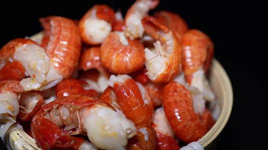 小龙虾尾大排档美食食材视频的预览图