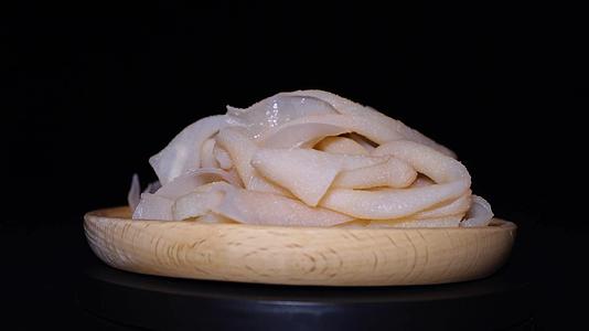 鸭肠鹅肠涮锅火锅食材视频的预览图