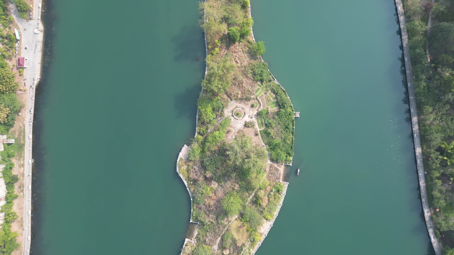 河中唯美岛屿航拍视频的预览图