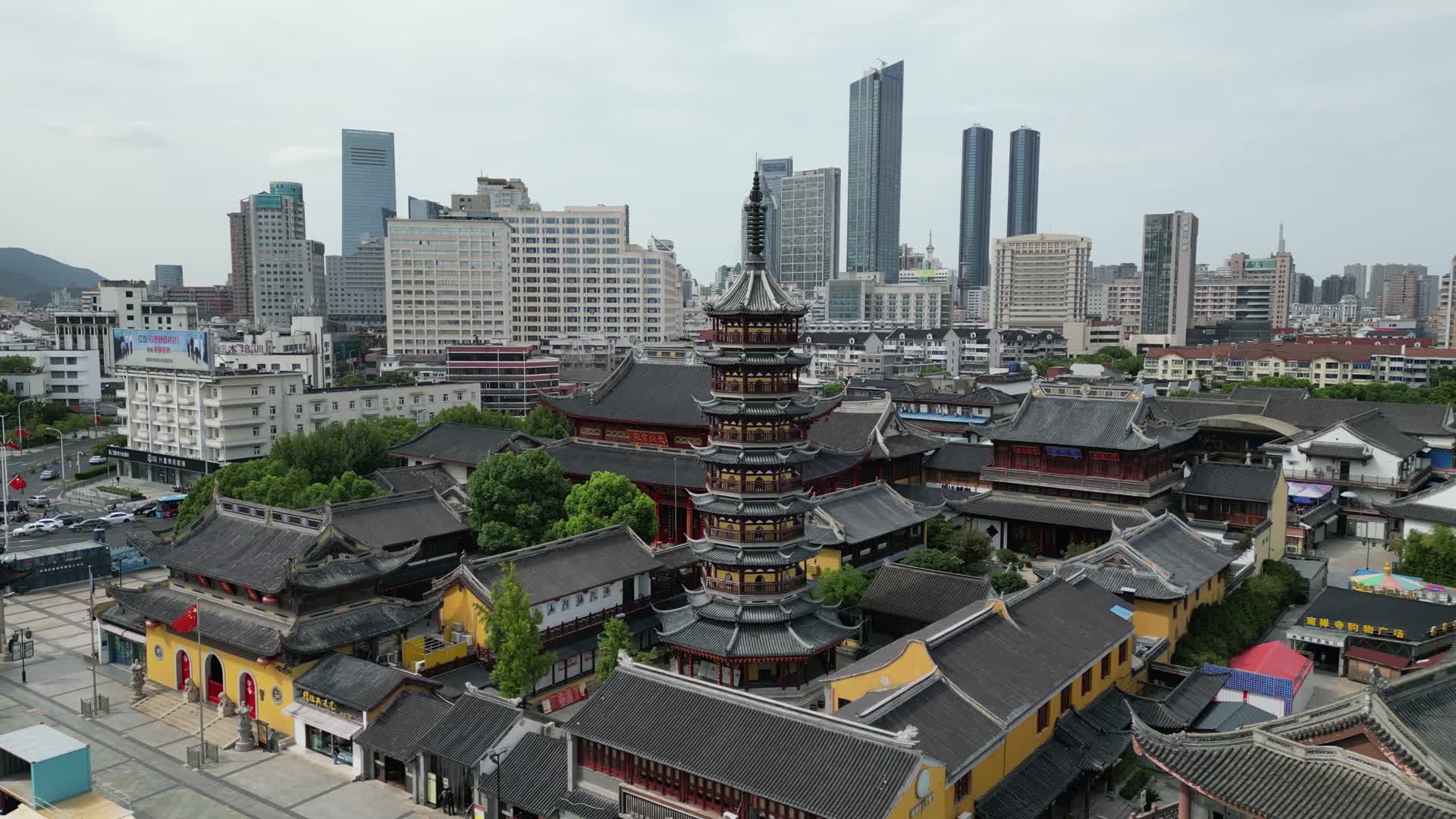航拍江苏无锡南禅寺视频的预览图