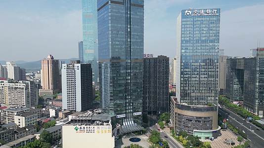 湖南长沙国金中心世贸大厦航拍视频的预览图