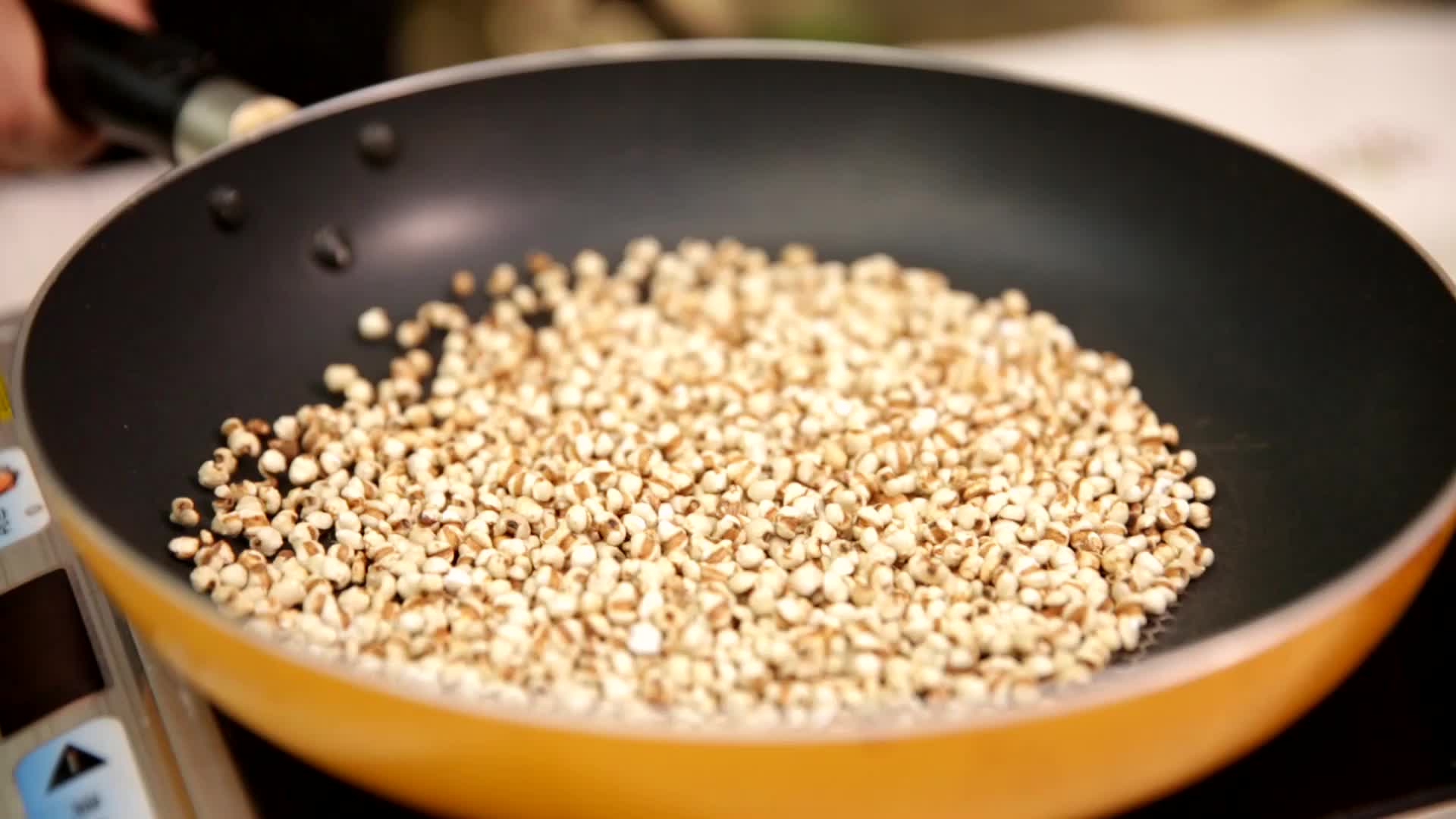 烘焙薏米薏苡仁薏仁米糊炒薏米视频的预览图