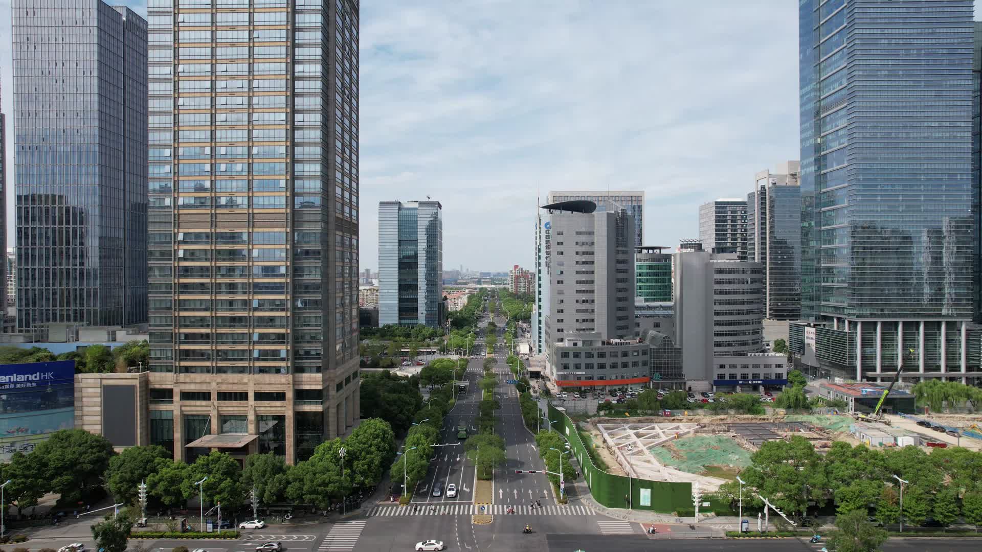 江苏苏州城市CBD航拍视频的预览图