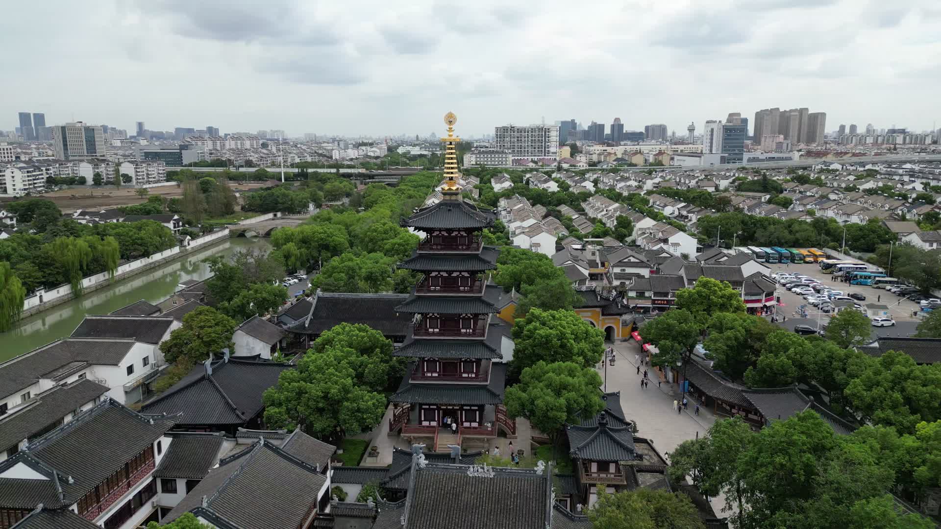 江苏苏州寒山寺航拍视频的预览图