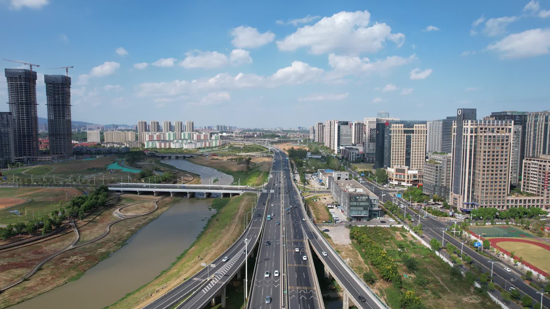 江西南昌城市交通航拍视频的预览图