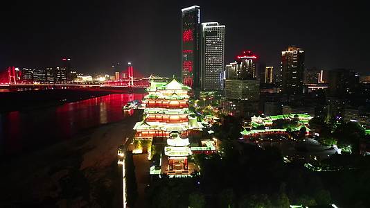 江西南昌滕王阁夜景航拍视频的预览图