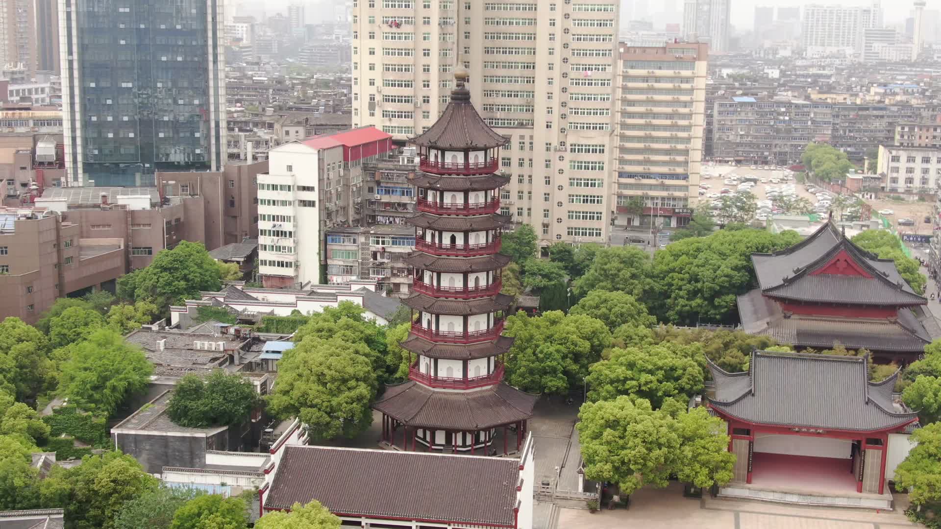 江西南昌绳经塔古建筑航拍视频的预览图