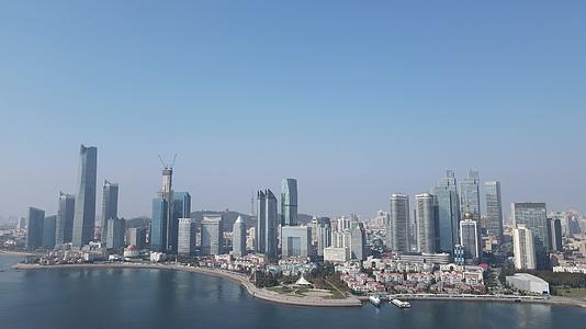 山东青岛海边城市海天中心CBD航拍视频的预览图