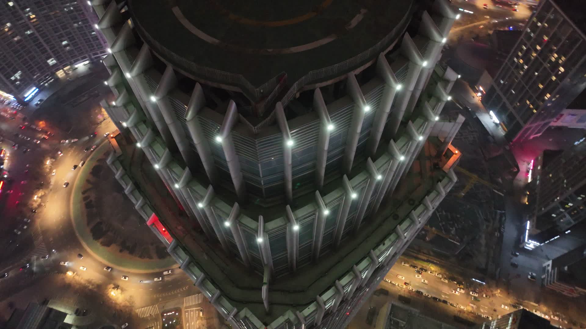 城市夜景大楼航拍视频的预览图