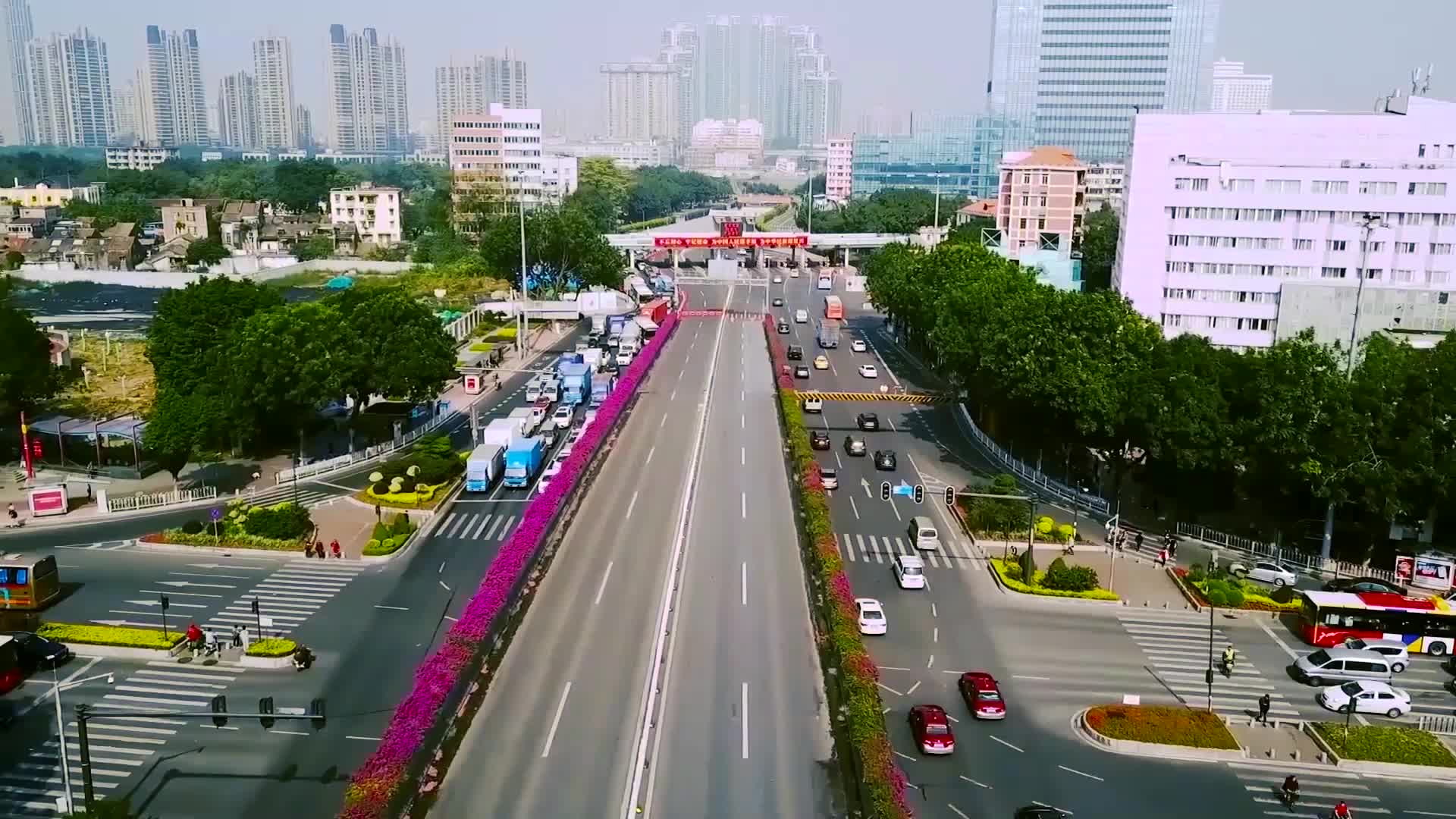 航拍广州城市全景城市宣传片背景视频视频的预览图