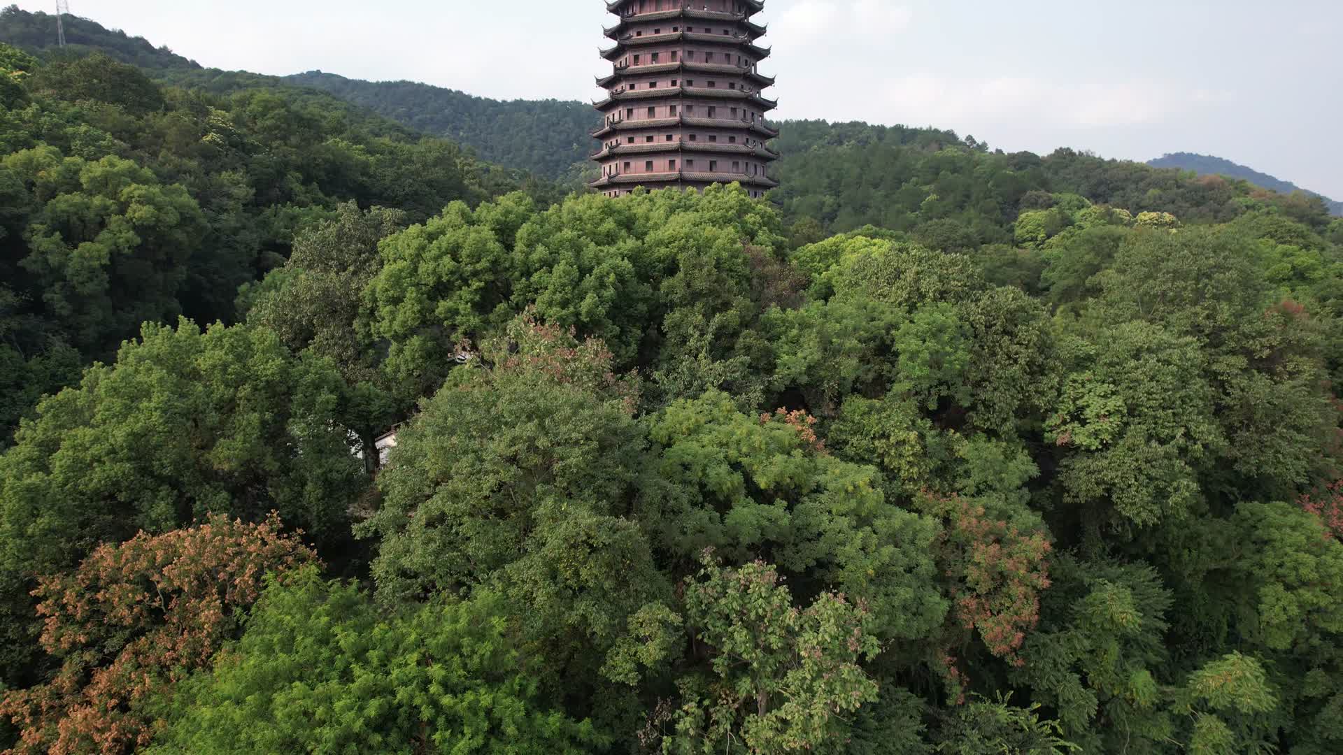 浙江杭州六合塔地标建筑航拍视频的预览图
