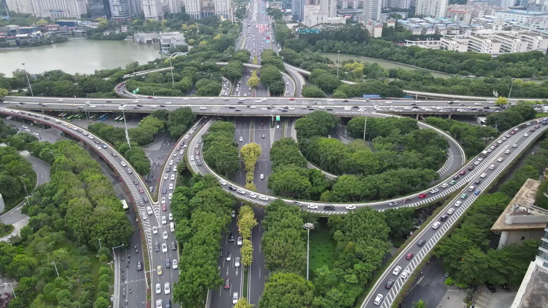 城市交通高架立交桥航拍视频的预览图