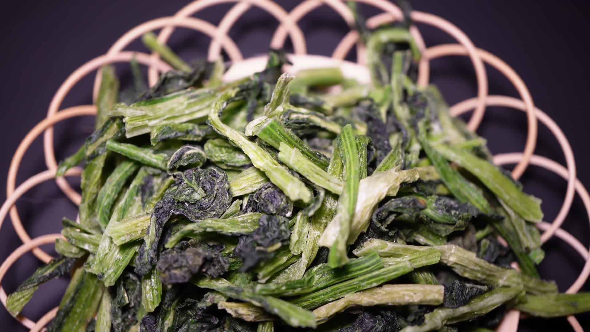 万年青干菜橄榄菜干青菜干脱水蔬菜食材视频的预览图