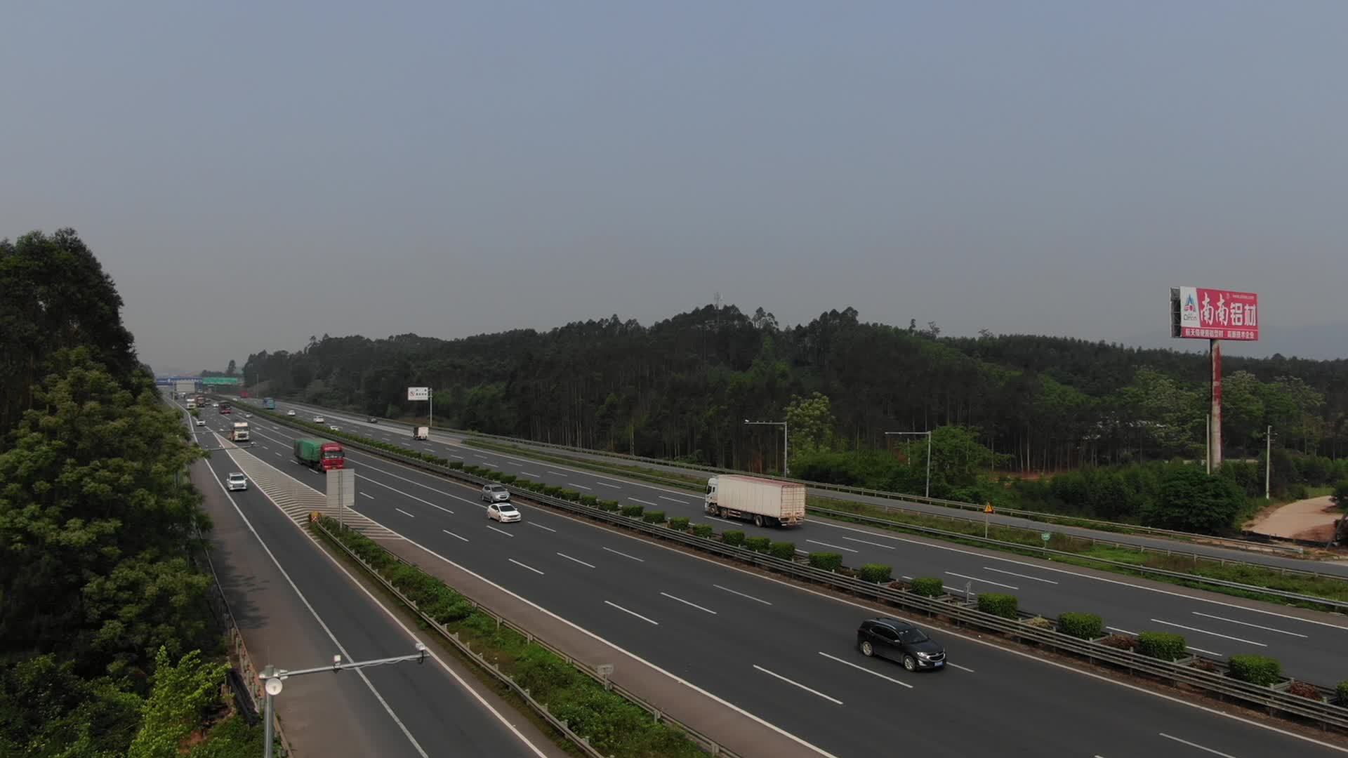 广西高速泉南高速六律大桥南宁邕江桥梁高速公路航拍泉南高速航拍视频的预览图