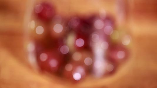 自制发酵红葡萄酒葡萄酵素视频的预览图
