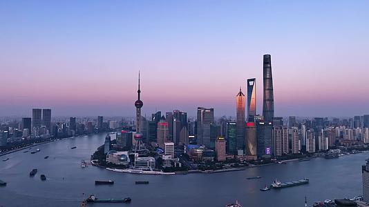 上海陆家嘴金融城东方明珠外滩日落航拍4K视频的预览图