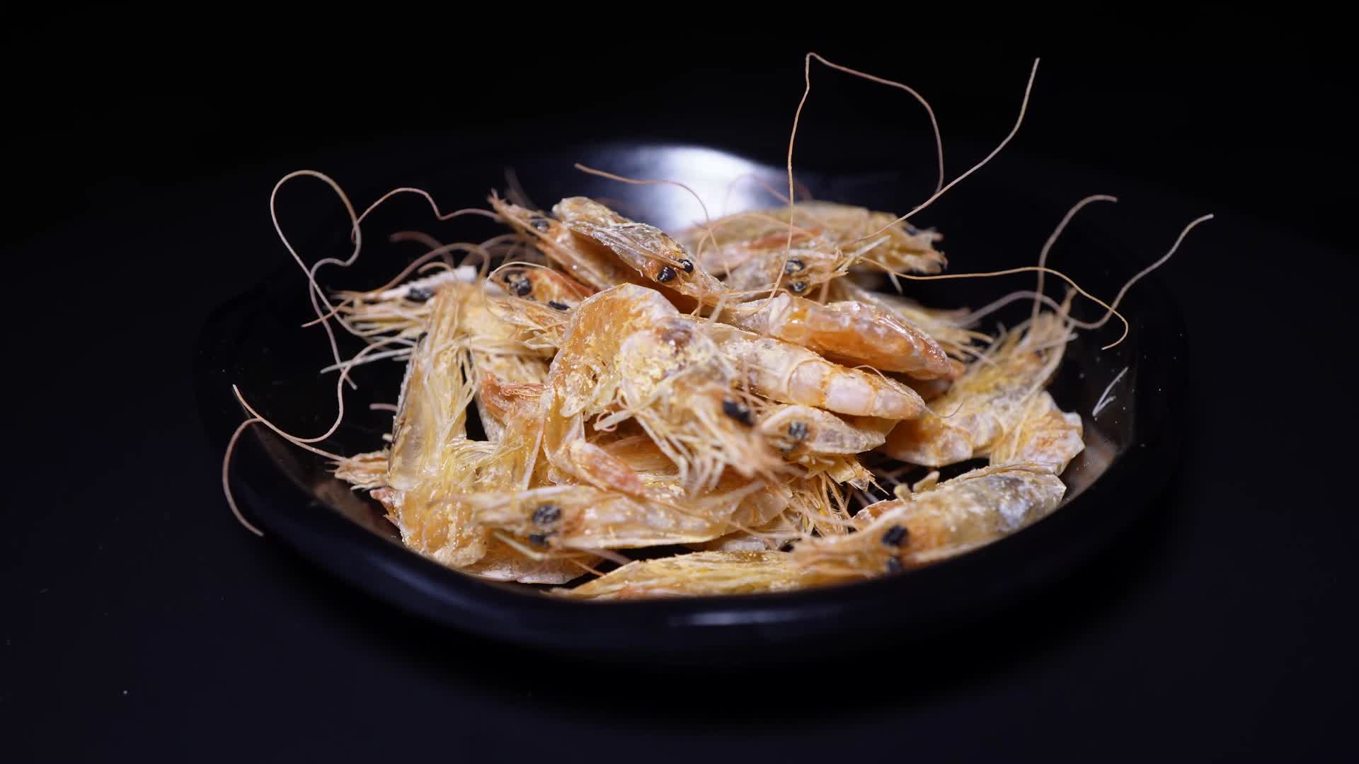 烤虾即食对虾干打下海味干货虾米视频的预览图
