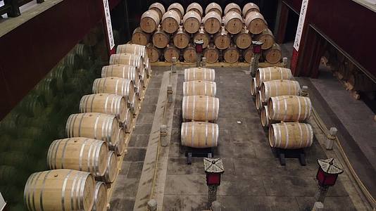 酒厂酒桶酒窖酒窖池酒文化航拍工艺实拍视频酒作坊葡萄酒视频的预览图