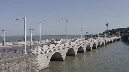 航拍苏州湾网红桥视频的预览图