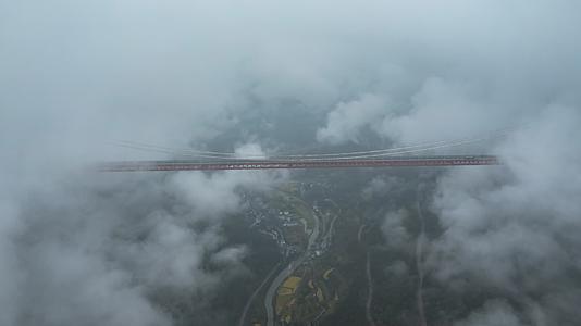 4K湖南湘西矮寨大桥基建桥梁航拍延时视频视频的预览图