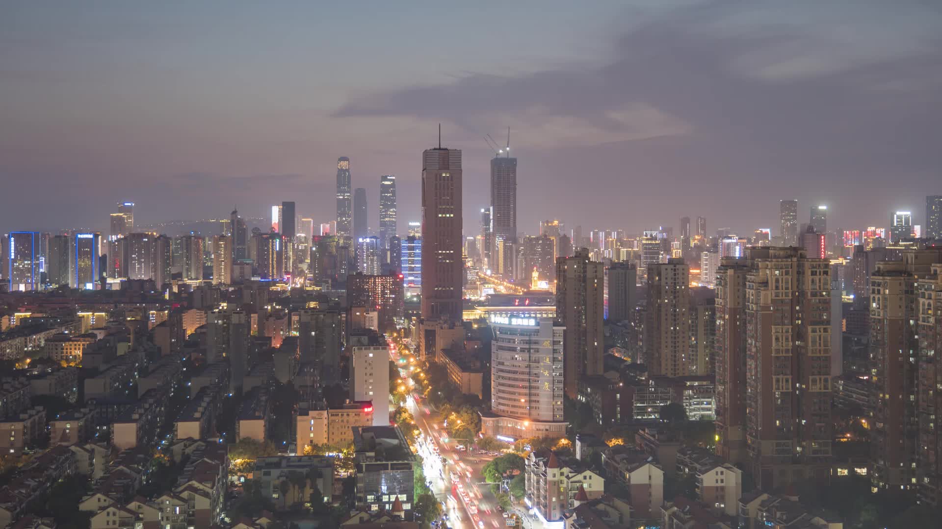 湖南长沙城市夜景交通延时摄影视频的预览图