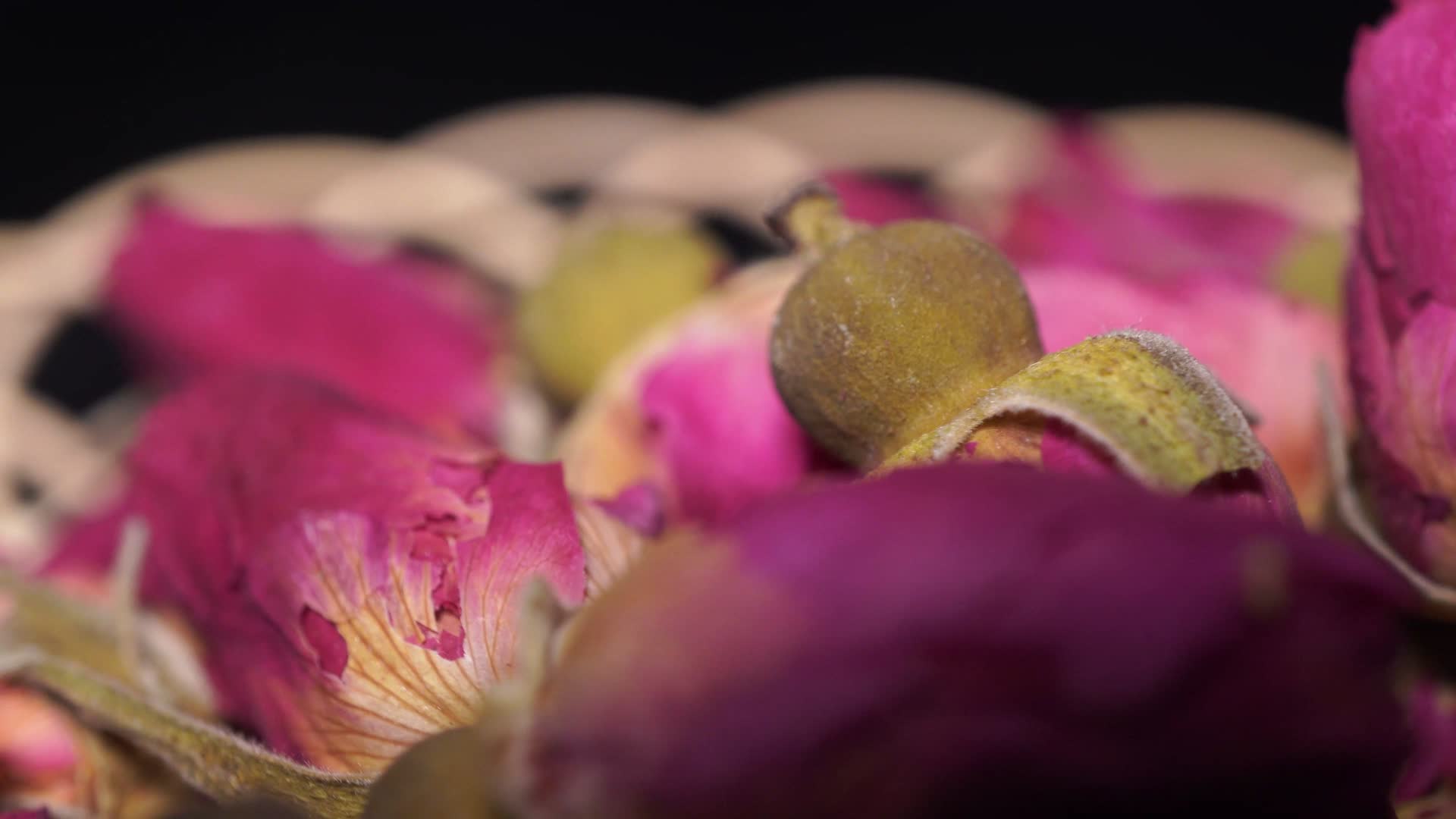 食用玫瑰花干花花草茶视频的预览图