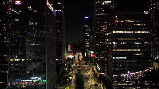 深圳市福华路低空航拍夜景4k视频的预览图