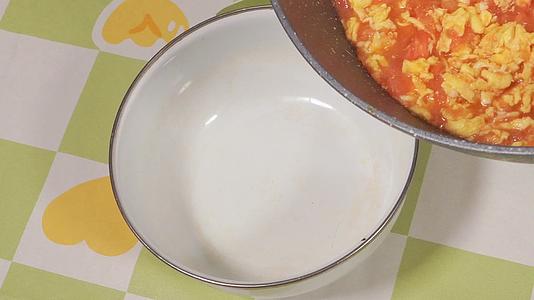 番茄鸡蛋制作家常西红柿鸡蛋视频的预览图