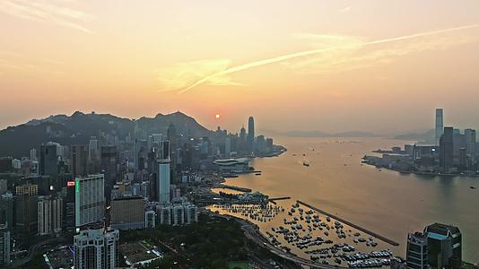 香港宝马山红香炉峰航拍夕阳视频的预览图