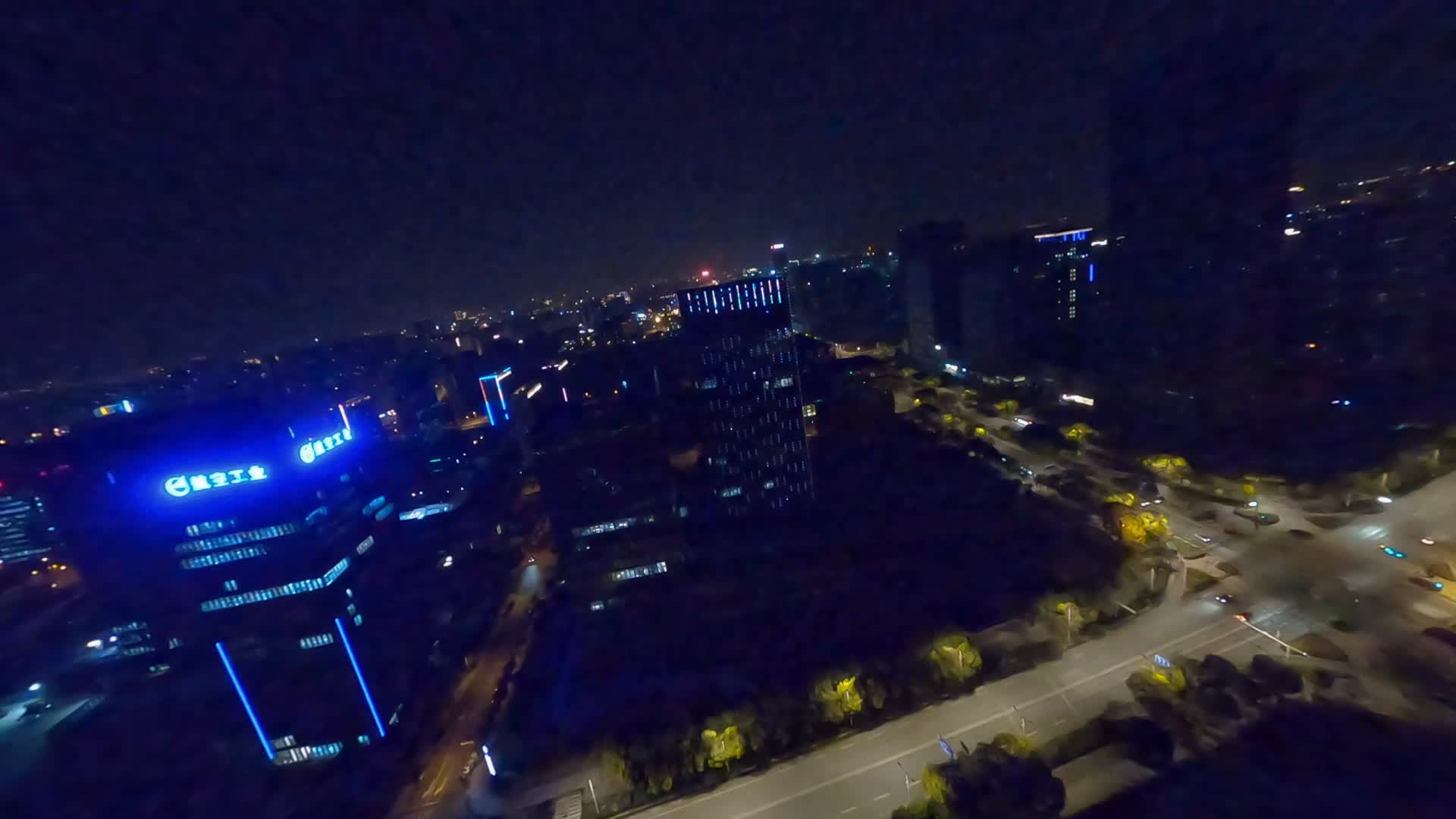 穿越机航拍扬州广陵区科技产业区大楼视频的预览图