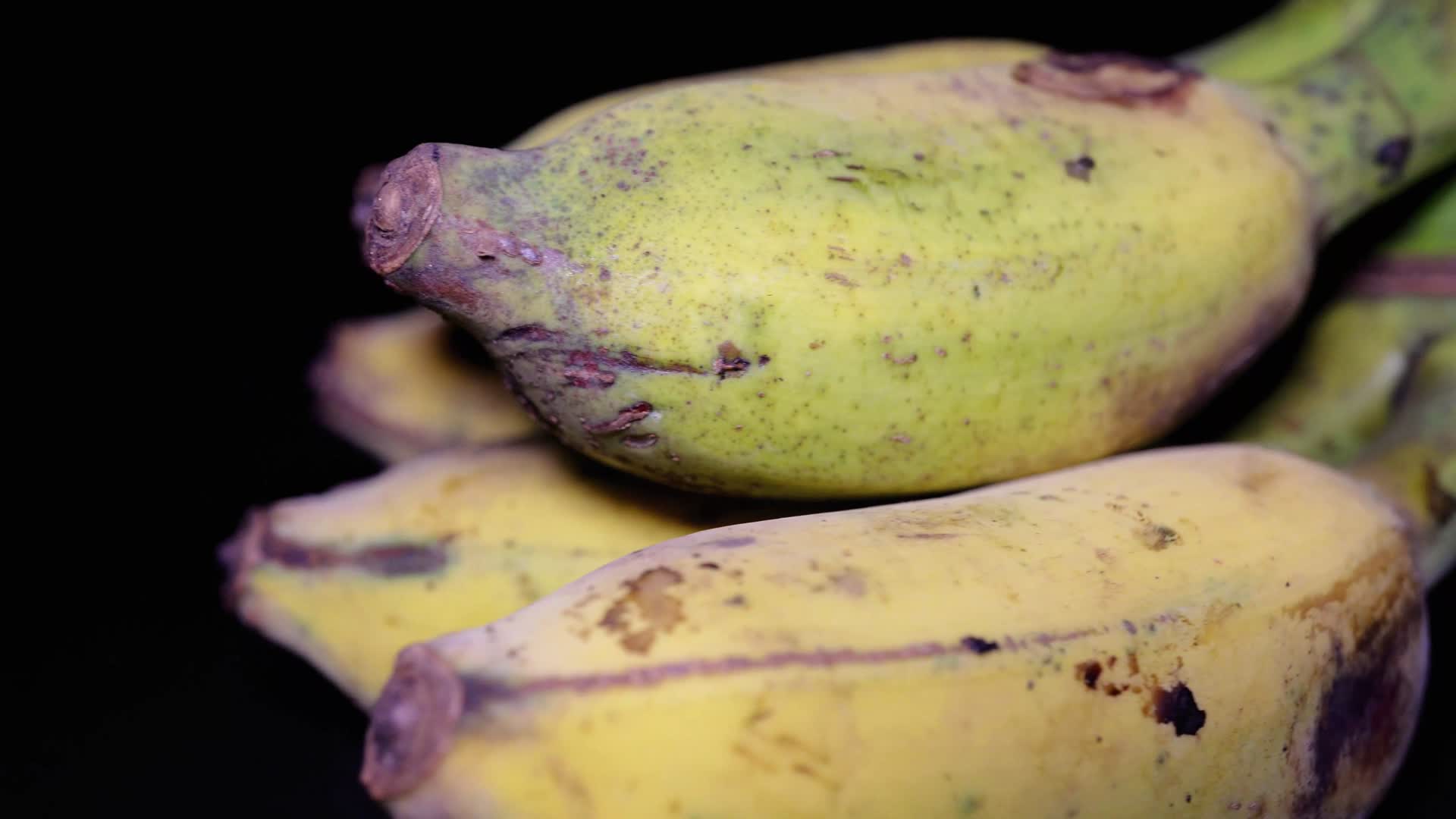 小米蕉香蕉青香蕉水果视频的预览图
