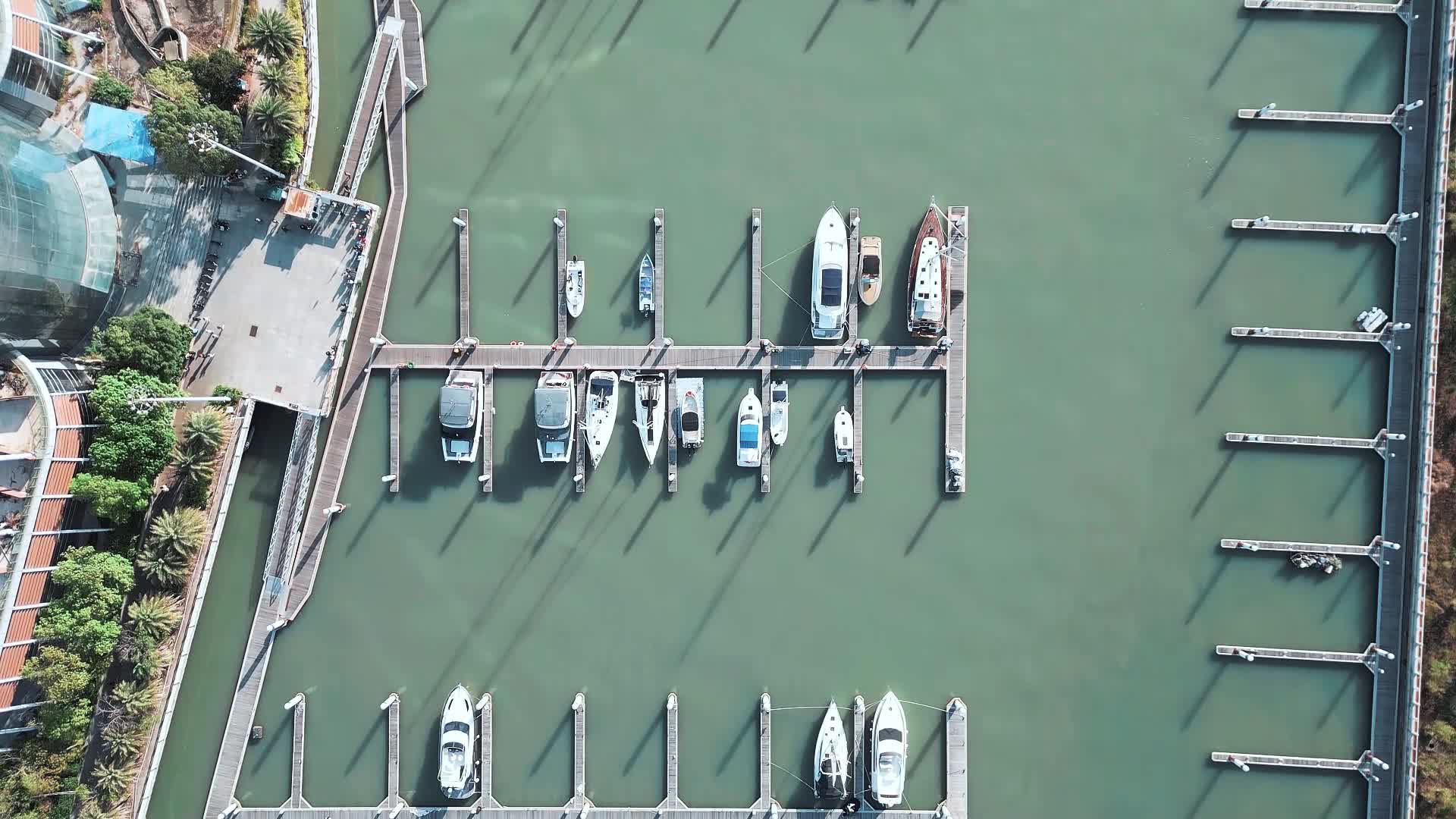 游艇俱乐部视频的预览图