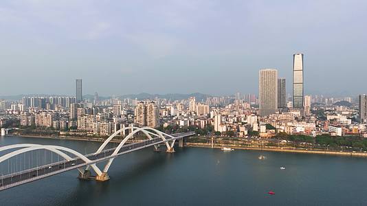 4K航拍广西柳州广雅大桥落日变化视频的预览图