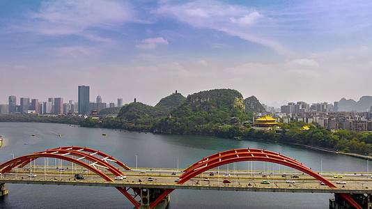 4K延时航拍柳州文惠桥蓝天白云视频的预览图