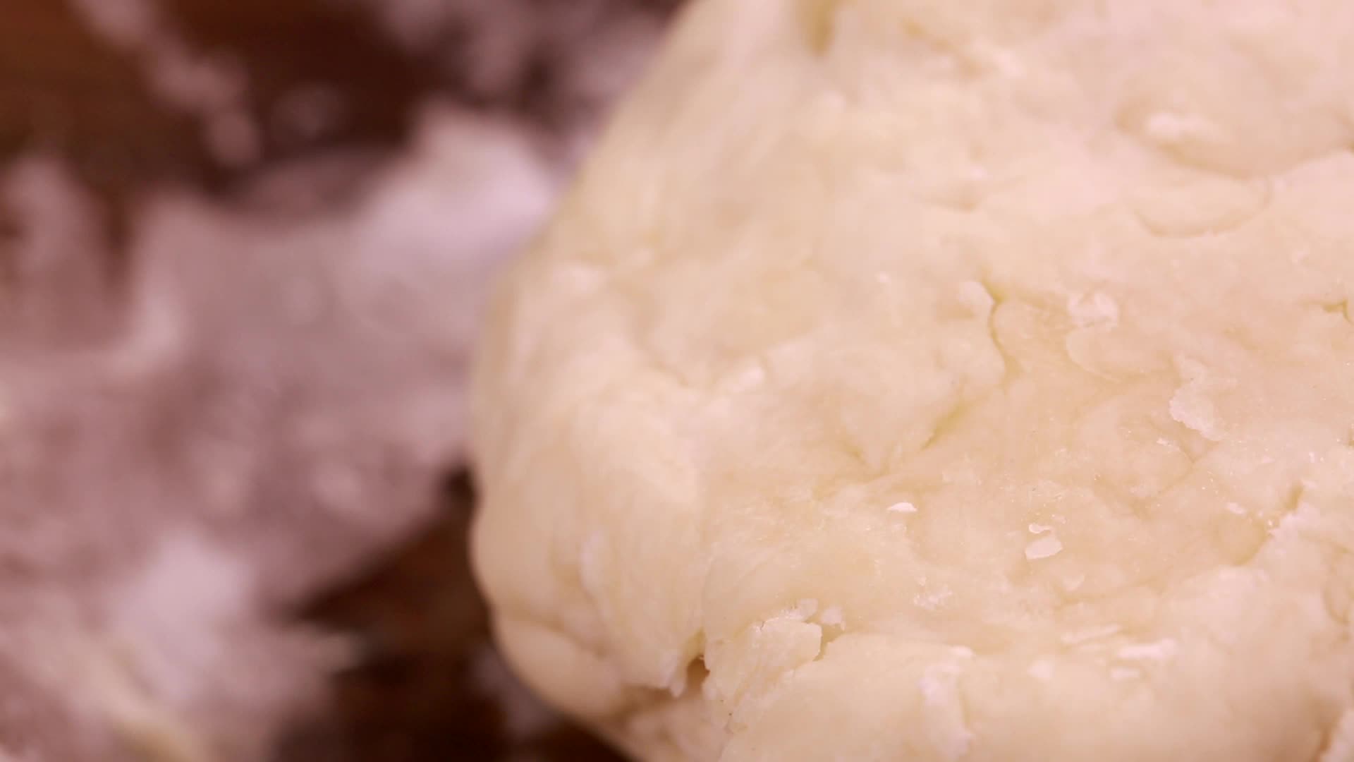 制作面点制作面包油酥油面视频的预览图