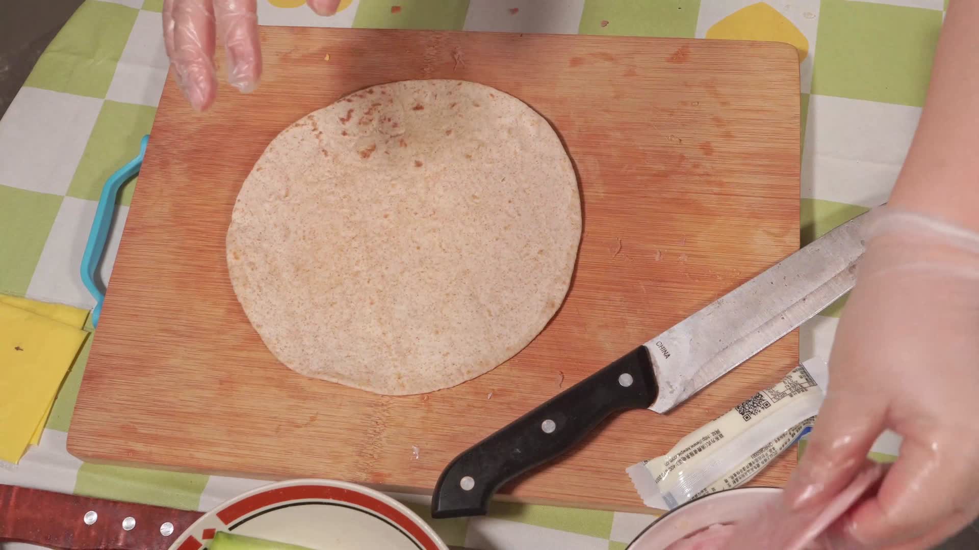 制作全麦卷饼早餐代餐视频的预览图