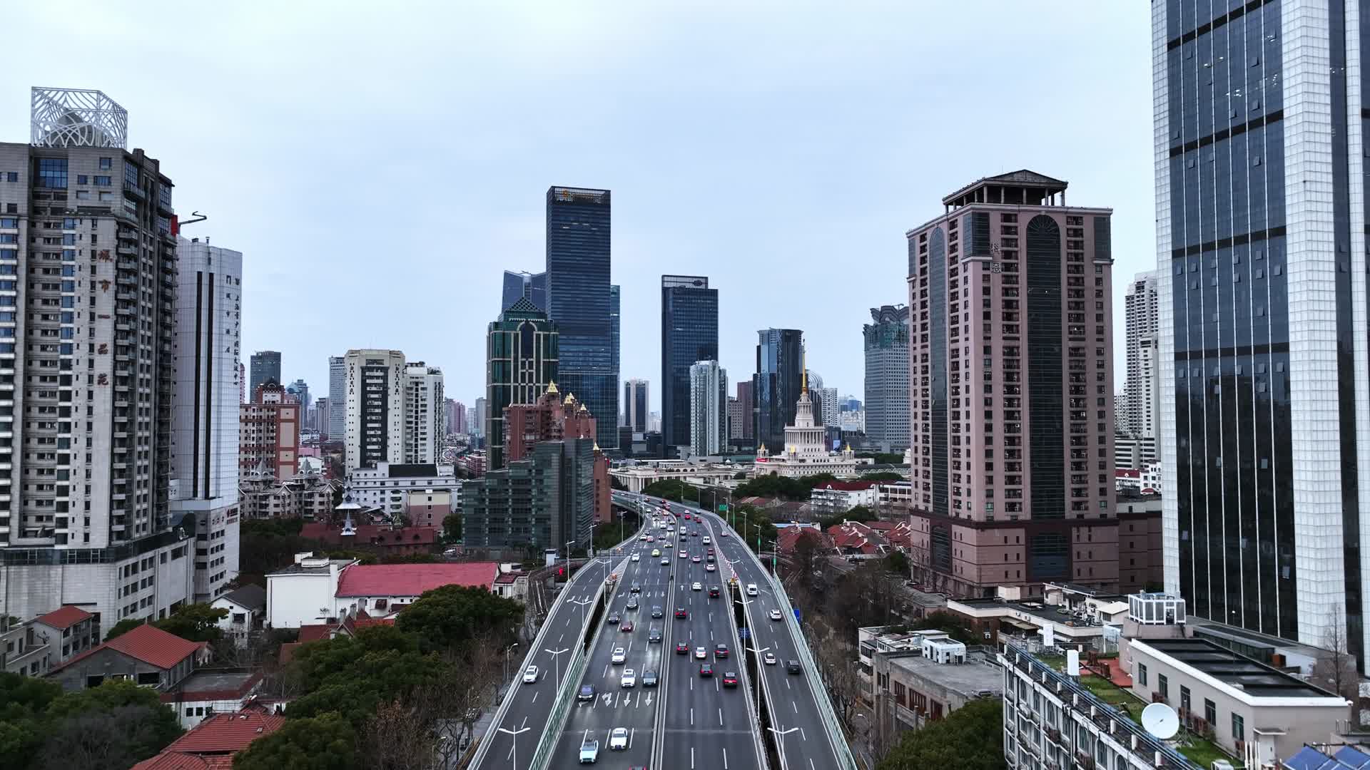 上海展览中心中苏友好大厦日出蓝天白云航拍视频的预览图