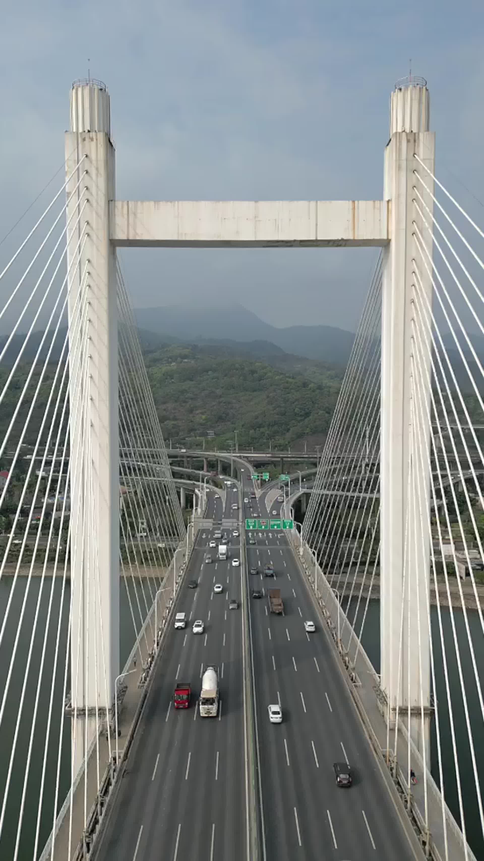 福州魁浦大桥穿越竖幅高清视频的预览图