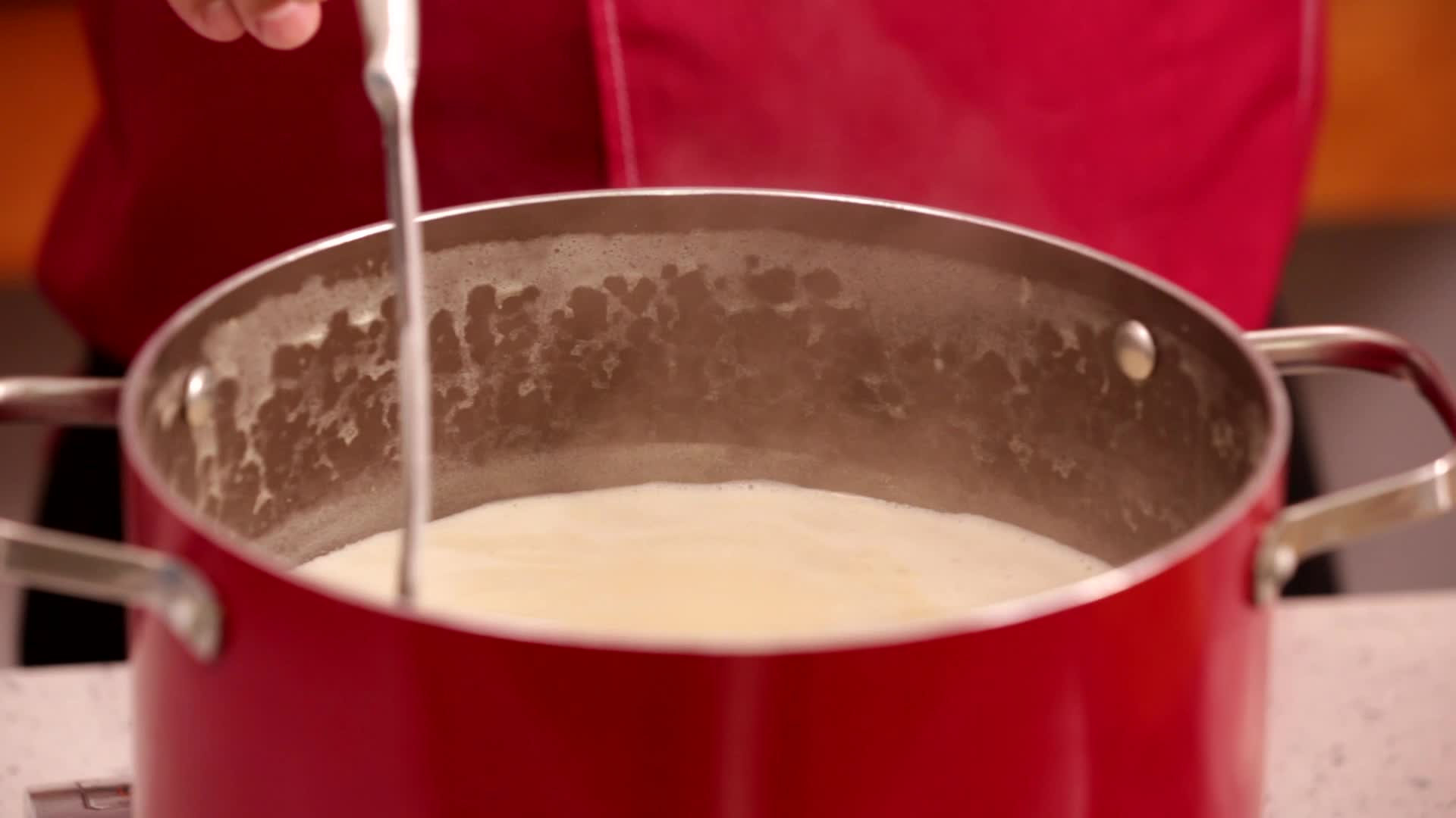 煮豆浆熬豆浆磨豆浆视频的预览图
