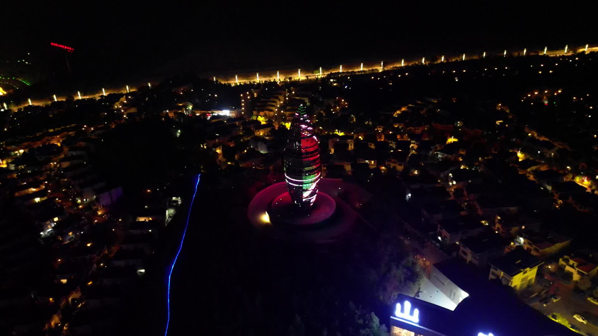 云南省玉溪市红塔区城市夜景航拍聂耳音乐广场视频的预览图