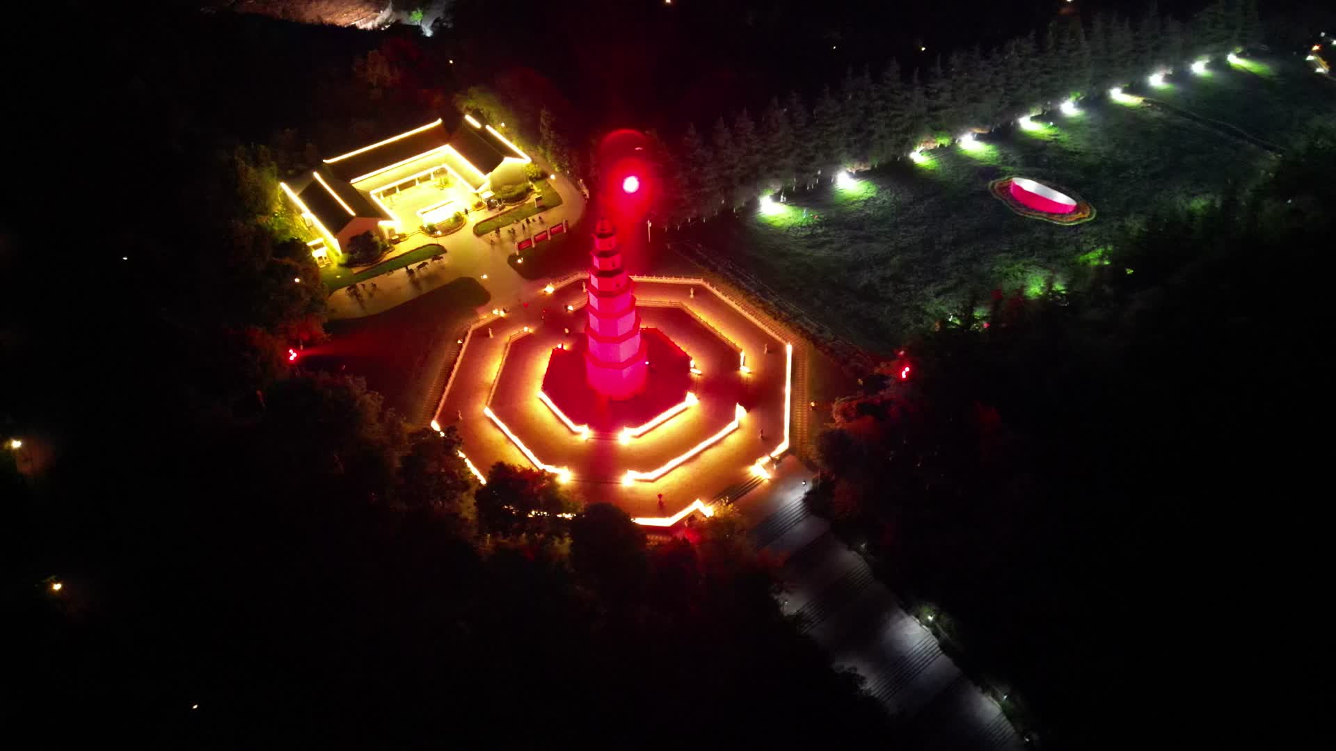 云南省玉溪市红塔区航拍夜景红塔山公园视频的预览图