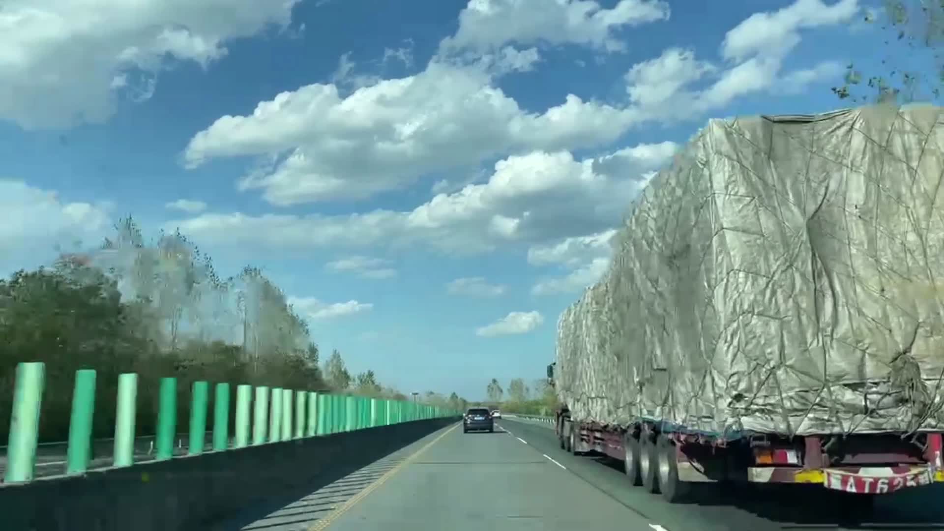 高速公路汽车交通视频的预览图
