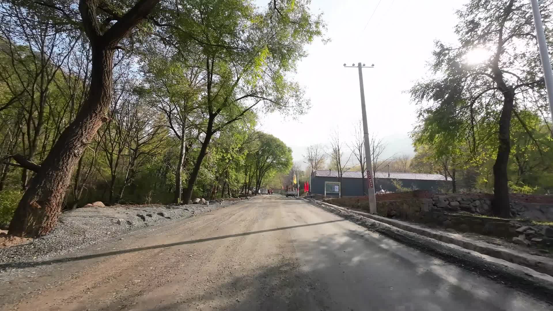 城市道路开车第一视角记录仪视角视频的预览图
