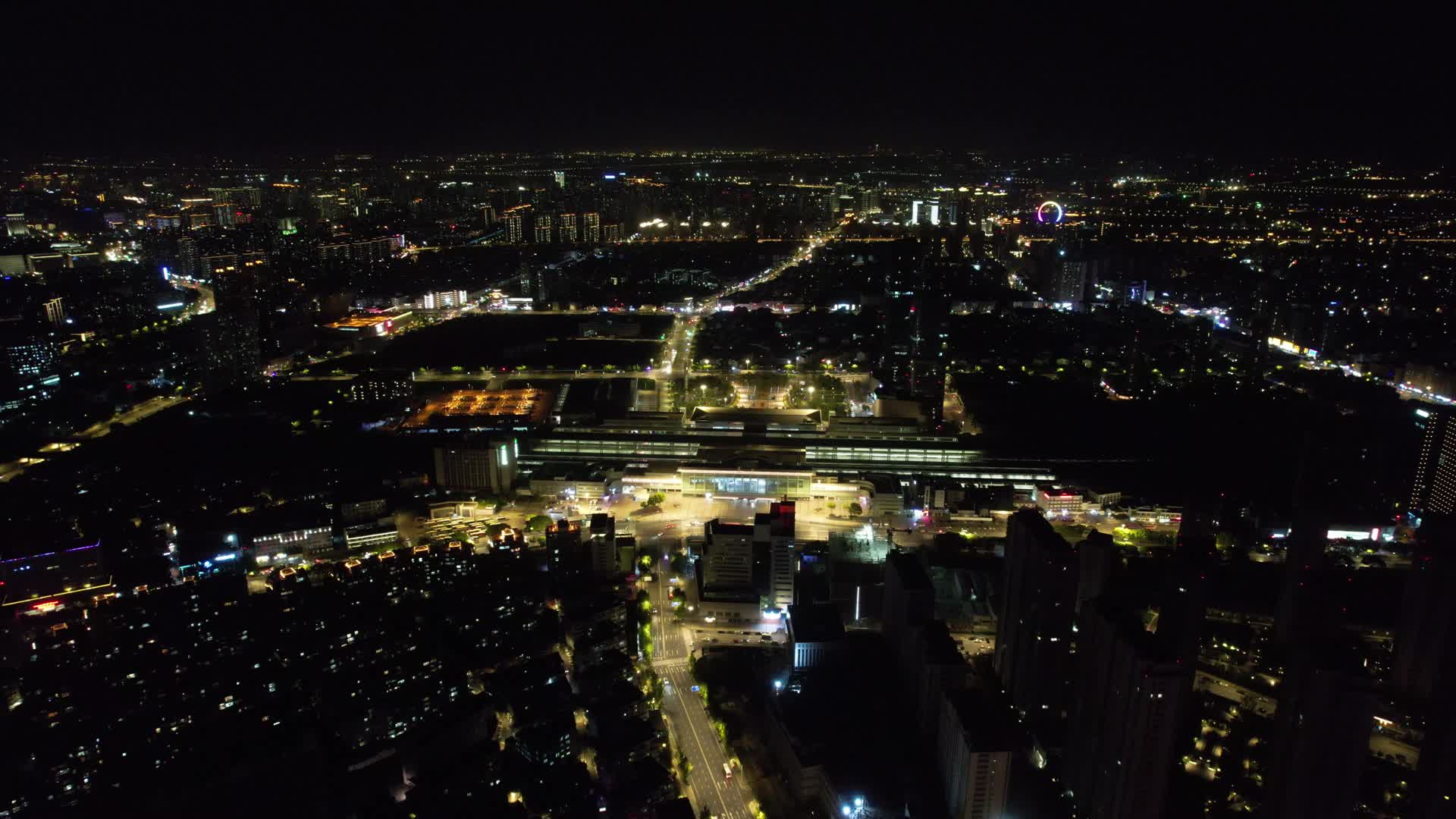 航拍江苏常州站夜景视频的预览图
