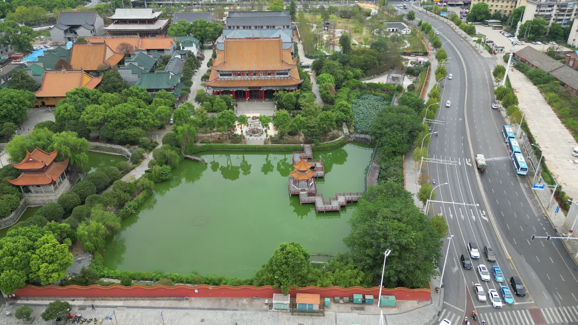 航拍湖南长沙古开福寺视频的预览图