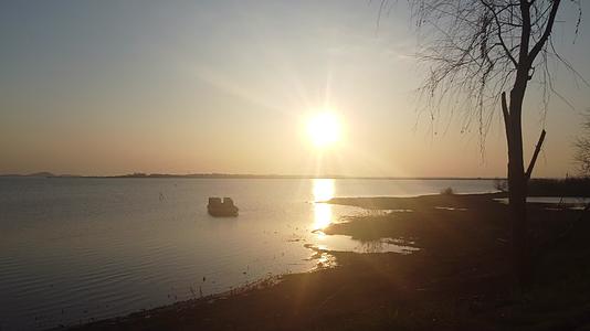 湖边风景视频的预览图