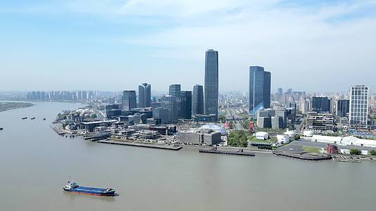 4K60帧上海黄浦江城市航拍视频的预览图