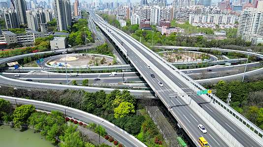 4K60帧上海龙阳路城市高架桥航拍视频的预览图